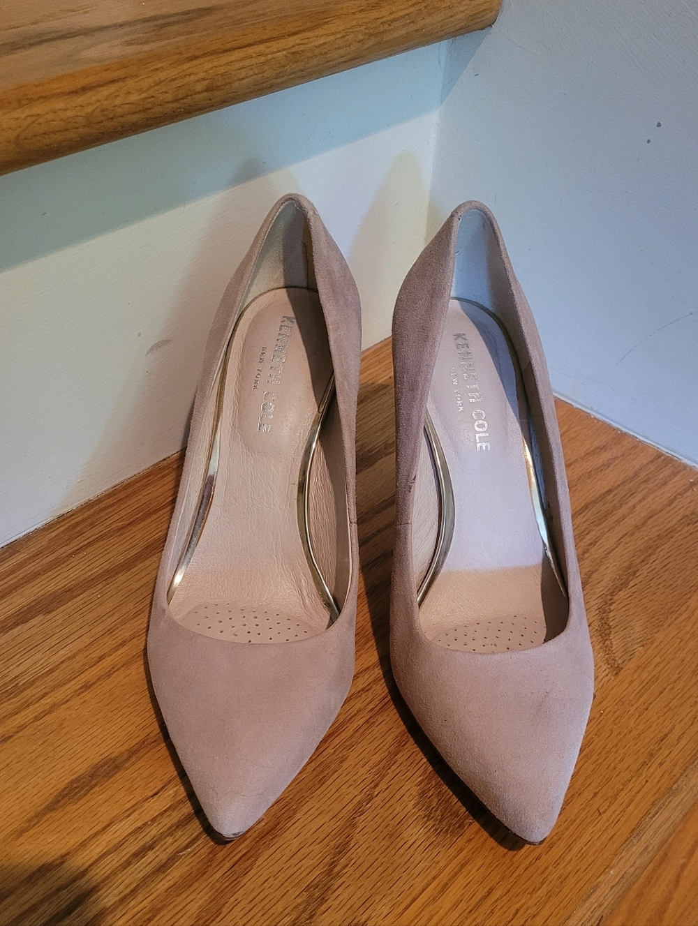 Kenneth Cole Blush Taupe Pointed Suede Pumps
